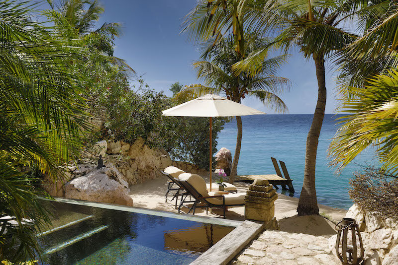Superior Beachfront Pool Suite